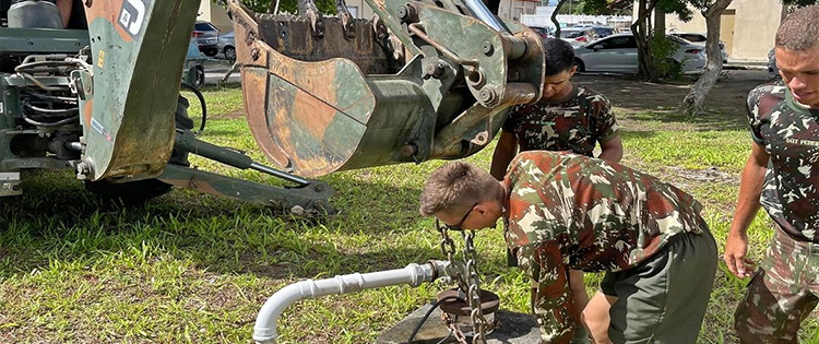 1º BATALHÃO DE ENGENHARIA DE CONSTRUÇÃO REALIZOU A MEDIÇÃO DA VAZÃO DE DOIS POÇOS ARTESIANOS